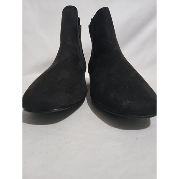 NWT Find Size 10 Black Rubber Sole Ankle Booties Pull On - Picture 3 of 10